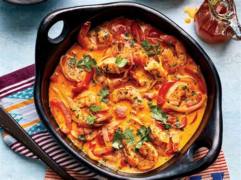  Moqueca de Peixe: Một Món Ă Ngon Ngất Ngây Kết Hợp Hồn Nho Nhã của Cá Biển và Sảng Khí Chút Cay của Quả Dừa