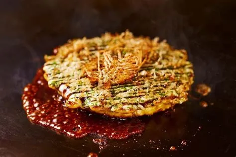  Okonomiyaki: Khám Phá Hương Vị Nướng Từng Miếng Của Osaka!!